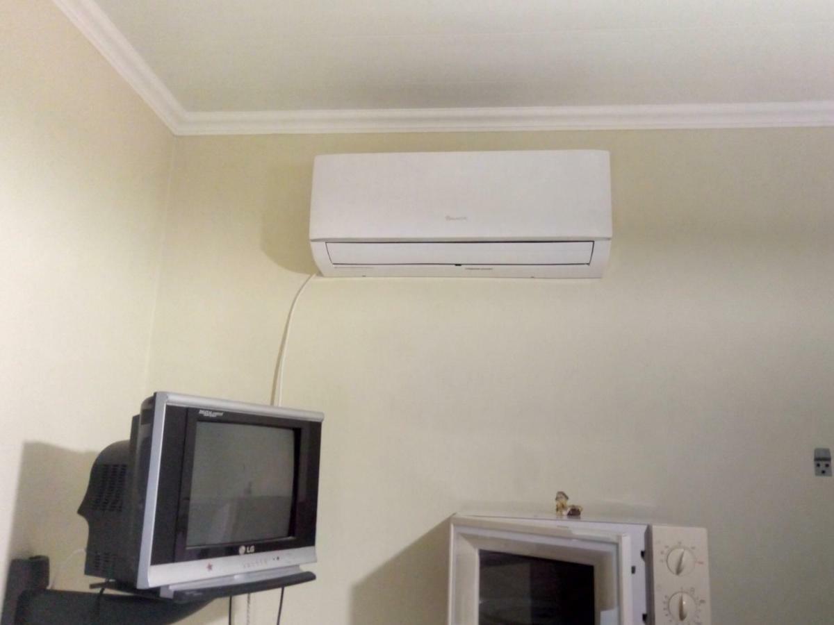 Звёздный Hotel Odessa Buitenkant foto